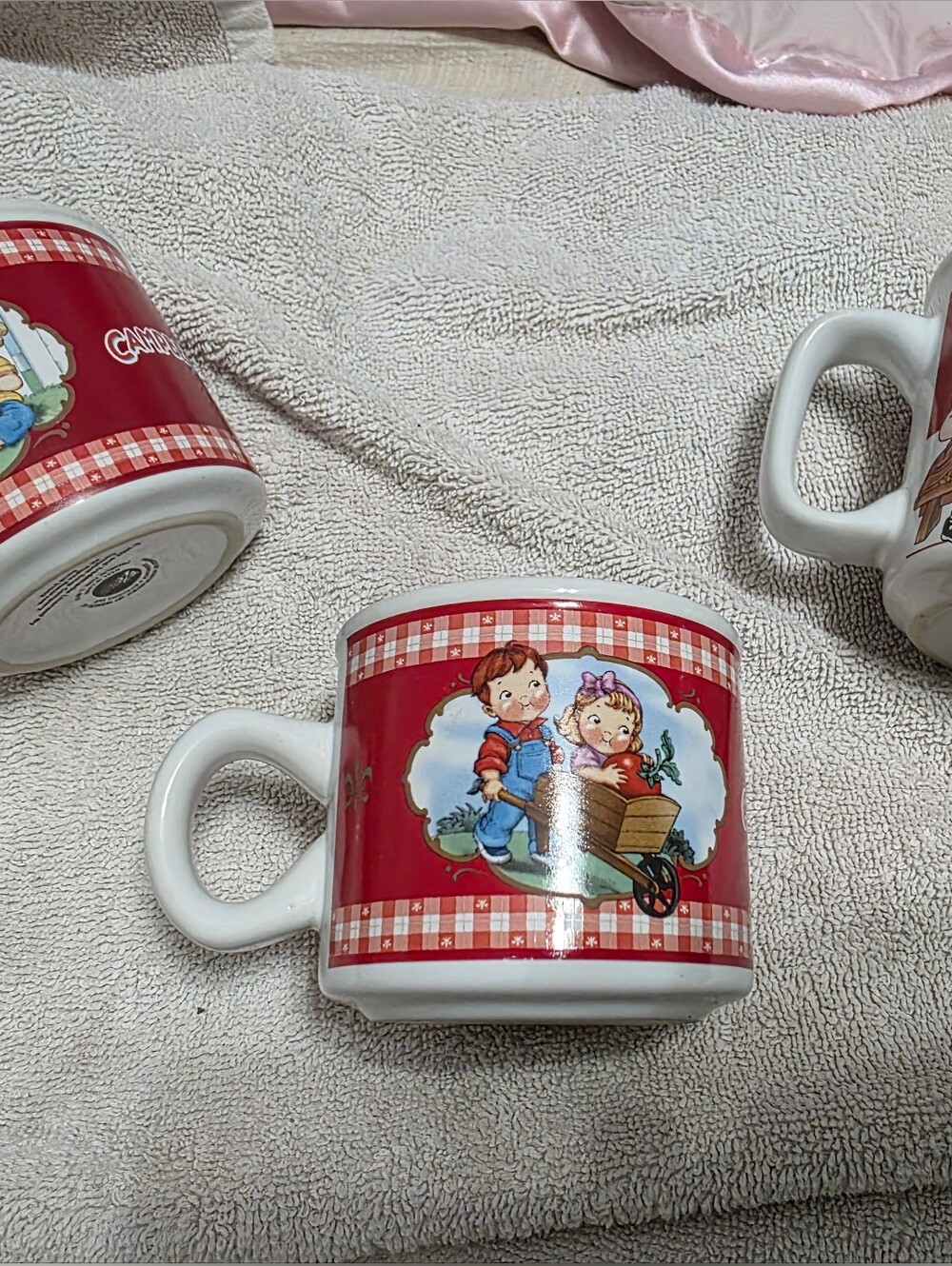 Vintage-Style Red Ceramic Kids Illustration Mug - Unbranded